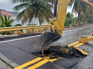 Governo inicia obra para tapar buraco em ponte sobre o Rio São Miguel, em AL