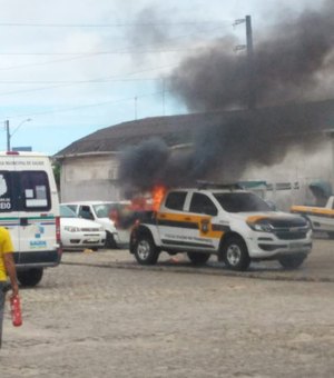 [Vídeo] Homem ateia fogo em carro da SMTT por vingança 