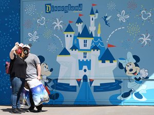 Disney reabre no epicentro da crise do coronavírus 