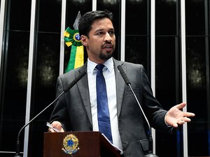 Rodrigo Cunha pede urgência na liberação do FGTS para moradores do Pinheiro