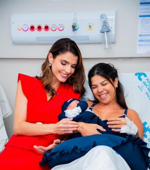 Marina Candia visita mães no Hospital da Cidade e entrega kits maternidade