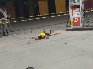 Jovem é executado a tiros enquanto abastecia moto em posto de combustíveis em Arapiraca