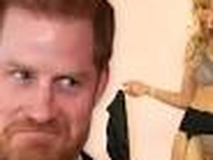 Príncipe Harry terá cueca perdida leiloada por stripper