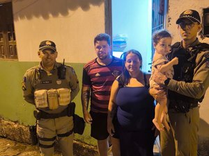 Policiais militares salvam bebê engasgado durante patrulhamento no Benedito Bentes
