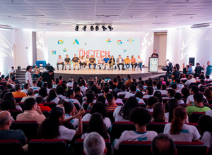 Governo de Alagoas e Google firmam parceria para ofertar 10 mil bolsas de cursos gratuitos nas Escolas Estaduais