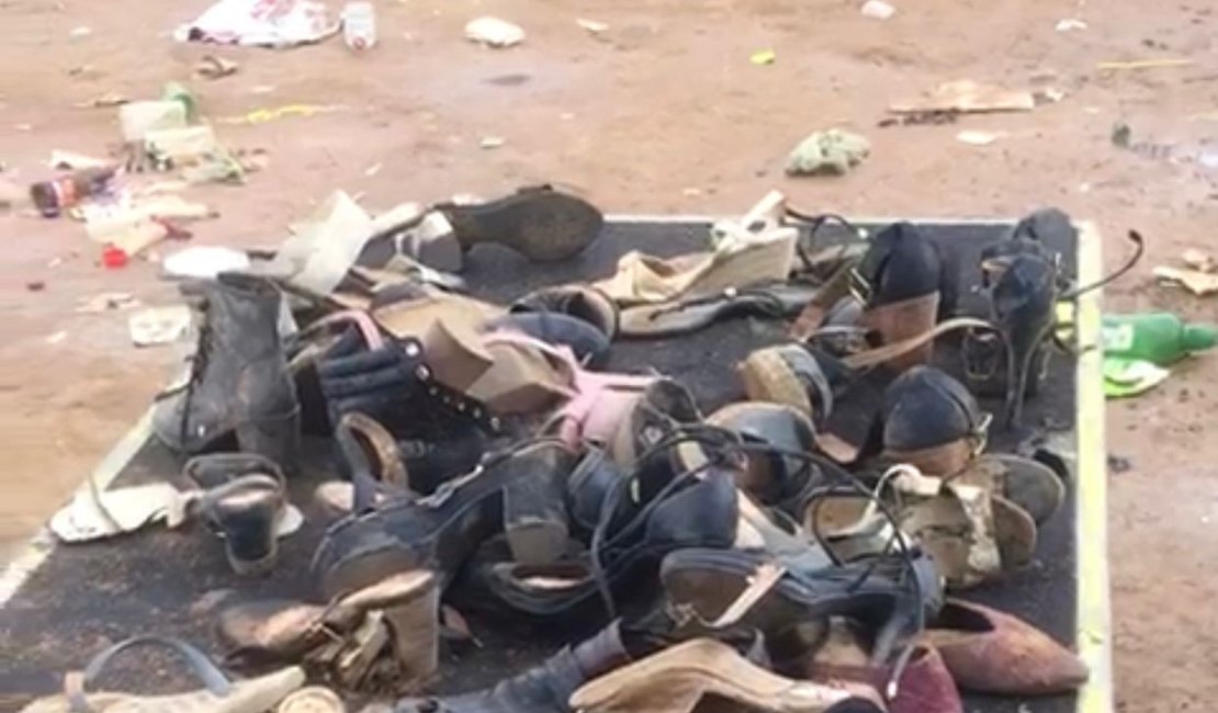[Vídeo] Dezenas de calçados são 'abandonados' após show em Craíbas
