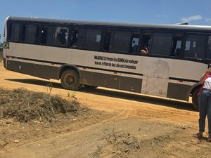 Ônibus não cadastrado é apreendido por transportar eleitores em Paripueira