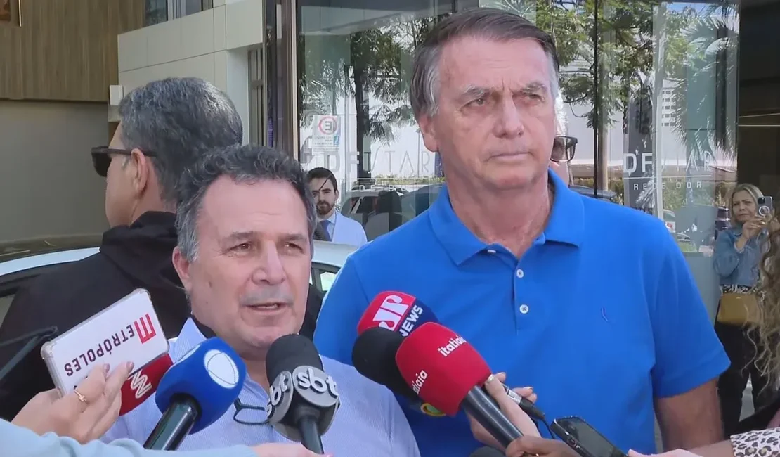Exames de Bolsonaro indicam quadro de pneumonia viral, diz médico