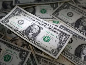 Dólar fecha a R$ 5,35, menor valor em mais de um ano