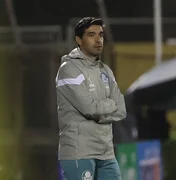 Abel pede pés no chão com jovens do Palmeiras e lamenta baixo público no Allianz: ‘Isso é Libertadores’