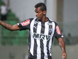 Jô completa um ano sem gol, em meio à redenção de Fred e 'vovô' artilheiro