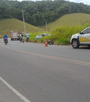 Colisão entre carro e moto deixa feridos em Matriz de Camaragibe