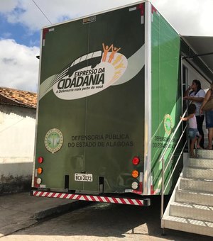 Expresso da Cidadania leva serviços para comunidade em Arapiraca