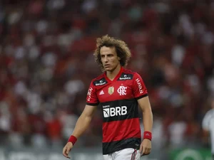 Livre no mercado, David Luiz recebe sondagem de rival do Flamengo