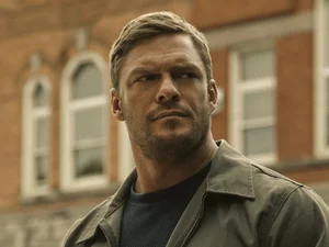 Astro de Velozes e Furiosos é flagrado espancando vizinho