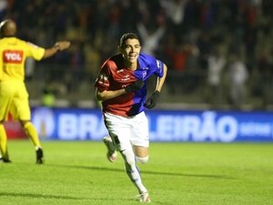 SÉRIE B: Em noite de empates, Paraná assume a liderança e afunda Goiás