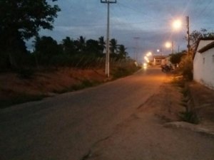 Criminosos usam veículo para fazer arrastão em zona rural