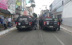 Polícia foi para o Centro da cidade conter tumulto. 