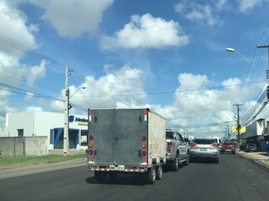 [Vídeo] Obra de recapeamento na Via Expressa deixa trânsito lento