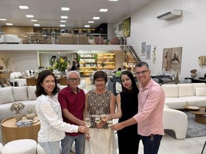 Léo Móveis comemora 43 anos e projeta forte expansão de mercado