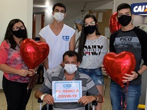 [Vídeo] Hospital de Emergência do Agreste comemora mais 16 vitórias contra a Covid-19