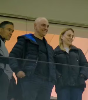 Moraes vai ao estádio ver jogo do Corinthians horas após sofrer sanção dos EUA