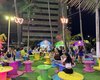 Vila das Crianças encanta o público com luzes e brinquedos acessíveis