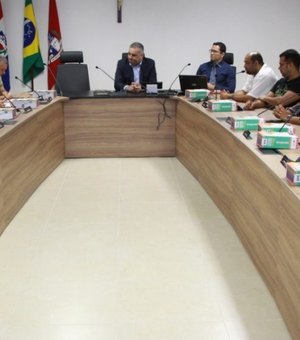 MPE recebe representantes dos sindicatos de servidores municipais de Maceió