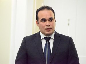 Mais de 400 pessoas se inscrevem em processo seletivo do deputado Davi Maia
