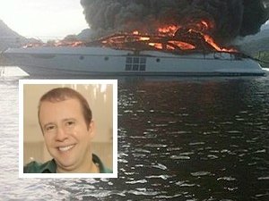 Incêndio destrói lancha de R$ 11 milhões do ?Rei do Camarote?