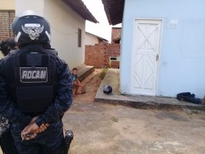 Mulher é encontrada morta dentro de casa em Arapiraca