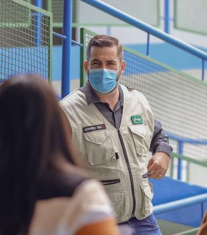 Durante fiscalização, Leonardo Dias flagra falta de atendimento em Unidade de Especialidades Odontológicas em Maceió
