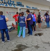 Pessoas que viviam em situação de rua no Centro de Maceió são realocadas