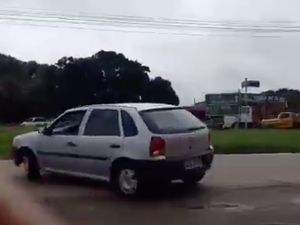 Motoristas se arriscam na contramão para pegar retorno na AL-220 em Arapiraca