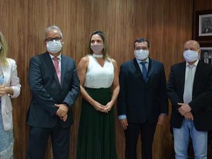 Novo corpo diretivo do TCE toma posse para o biênio de 2021-2022