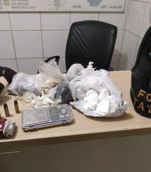 Polícia prende jovem por tráfico de drogas e porte ilegal de arma no Benedito Bentes