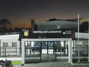 Funcionário é preso por furtar caixa em loja no Benedito Bentes