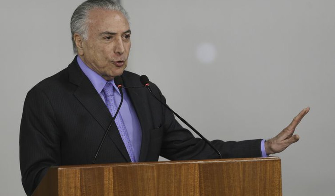 Governo Temer sugere a Bolsonaro PEC da Previdência até 15 de janeiro