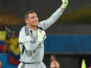 Goleiro Mondragón se torna o jogador mais velho a disputar uma Copa