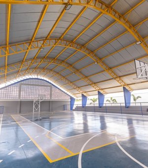 Prefeito Luciano Barbosa inaugura Ginásio de Esportes na Vila São José
