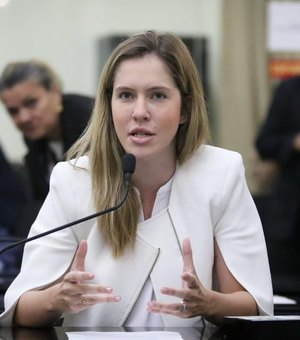 Cibele Moura propõe homenagem a médica que salvou vítimas de acidente na BR-101
