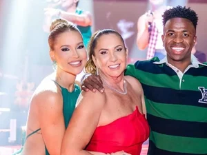 Mãe de Virginia curte crítica à filha após reaproximação com Vini Jr.