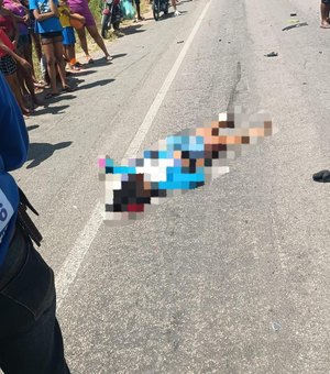 Mulher morre em acidente entre carro e moto na BR-316, em Poço das Trincheiras