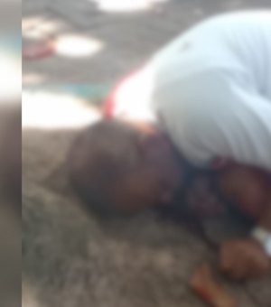 Homem é morto a tiros à luz do dia na orla de Pajuçara; suspeito foi detido por militar à paisana