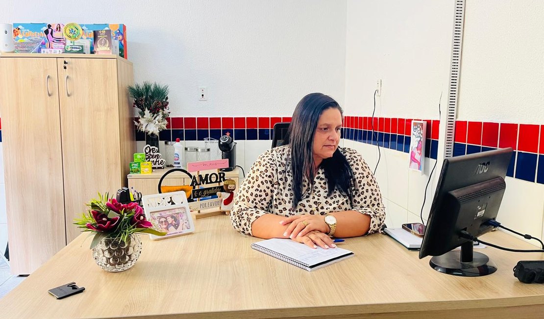 Secretária Kenia Camelo faz um balanço sobre sua gestão à frente da Secretaria Municipal de Educação em Messias