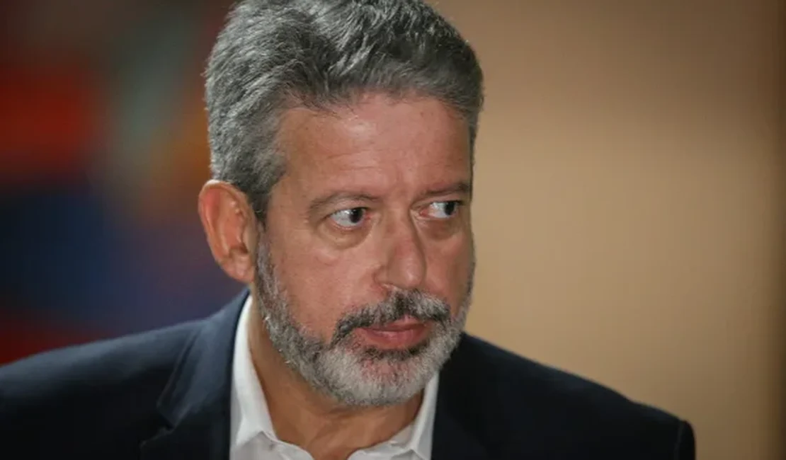 Arthur Lira lamenta tragédia com ônibus de romeiros e diz que AL vive momento de luto