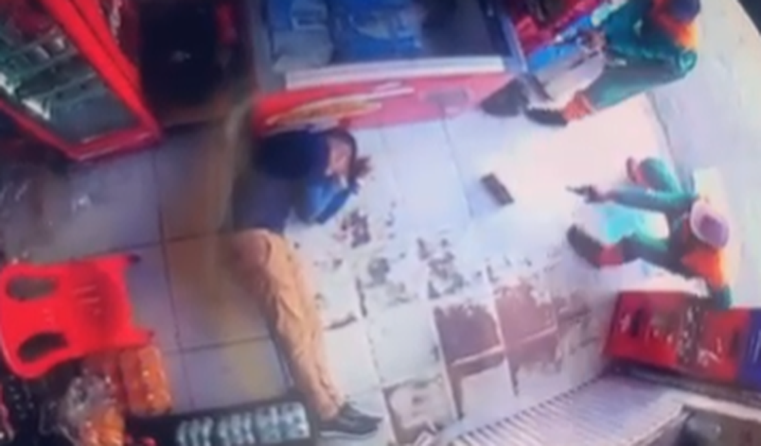 Criminosos usando fardas de gari executam homem dentro de depósito em Maceió