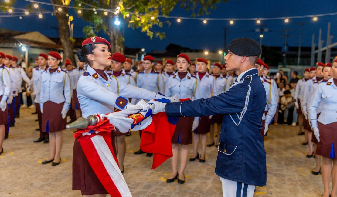 Concluintes do Ensino Médio celebram formatura no Colégio da Polícia Militar da capital