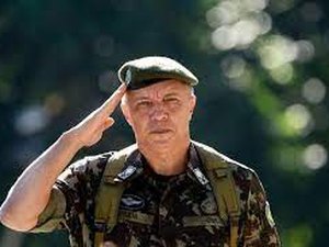 Exército apoiou antecipação da troca de comando para antes da posse de Lula