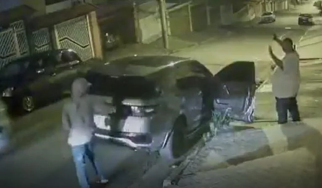 Polícia de SP prende suspeito de assaltar o cantor Péricles